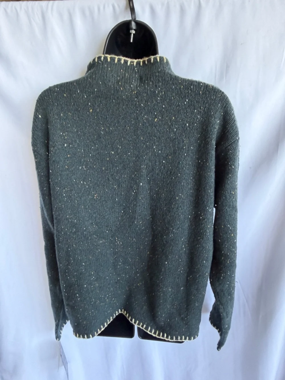 Woolrich Snowflake Wool Spruce Turtleneck Sweater XL, 23” PTP 25” L - Picture 7 of 7